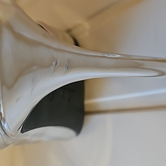 Jessica Simpson Metallic Shoes - Picture 2 of 3